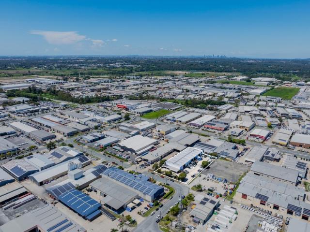 Warehouse for rent in Toombul, Queensland