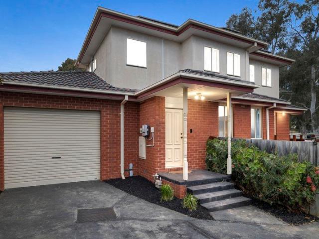 Townhouse for sale in Ashwood, Melbourne