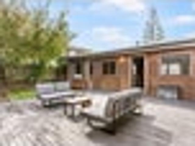 House for sale in Kelston