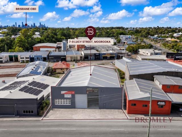 Warehouse for rent in Toombul, Queensland