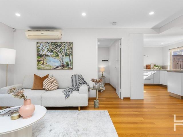 Townhouse for sale in Bicton, City of Melville
