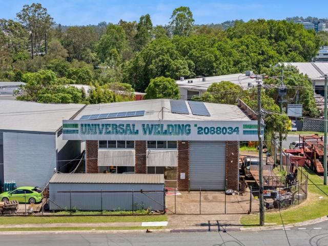 Warehouse for rent in Toombul, Queensland