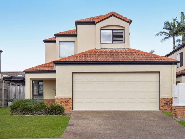 Townhouse for sale in Carina, Greater Brisbane