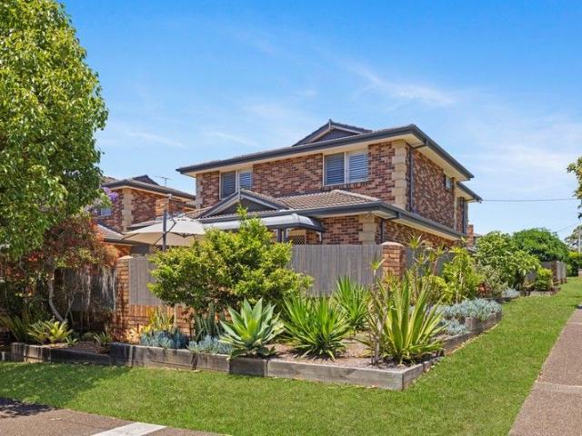Townhouse for sale in Sutherland, New South Wales
