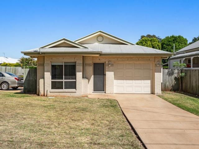 Apartment for sale in Newtown, Toowoomba