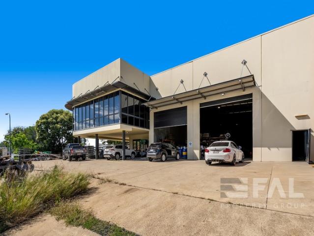 Warehouse for rent in Toombul, Queensland