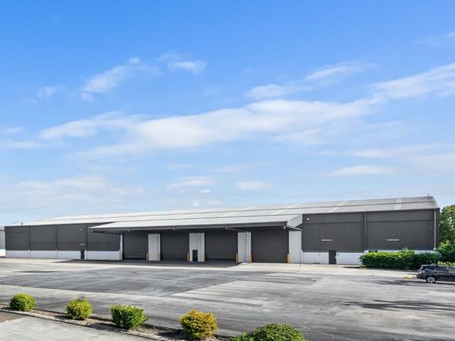 Warehouse for rent in Toombul, Queensland