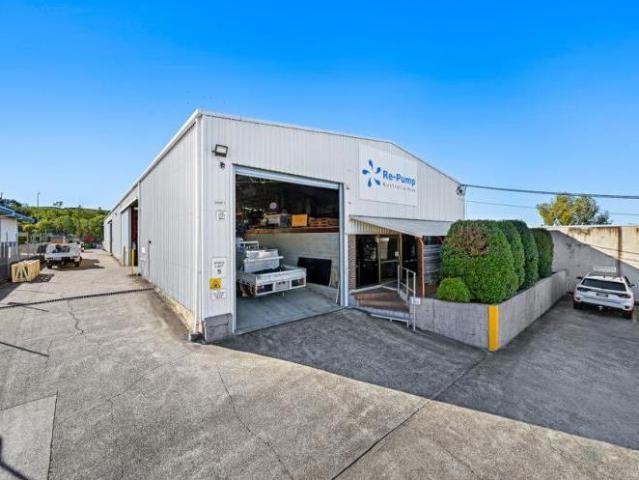 Warehouse for rent in Toombul, Queensland