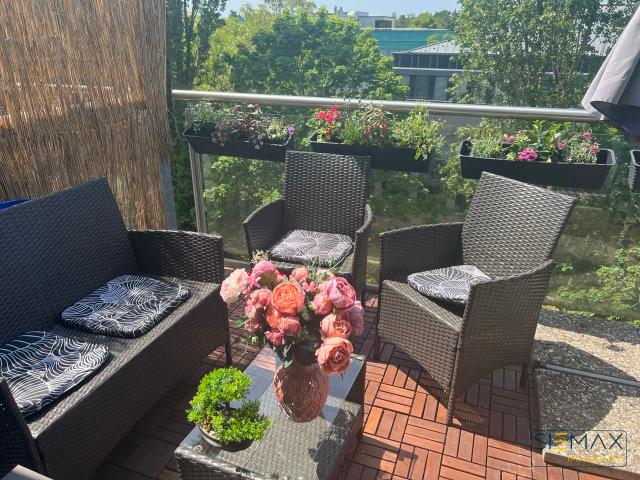 Dachgeschosswohnung kaufen in Steglitz, Berlin