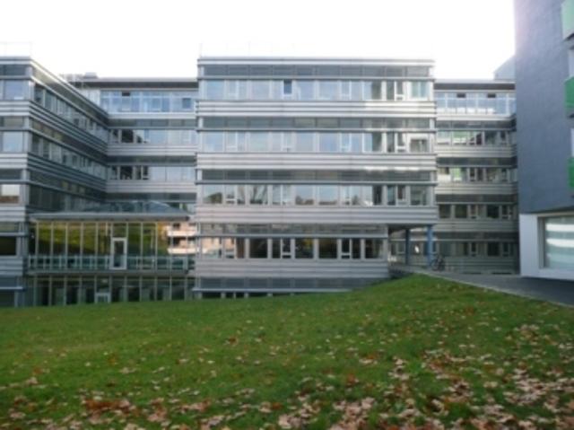 Garage mieten in Einigen, Zürich