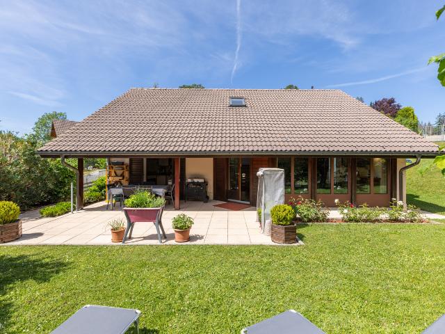 Reihenfamilienhaus kaufen in La Cure, Waadt