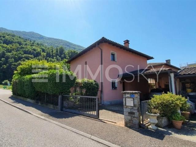 Einfamilienhaus kaufen in Cadenazzo, Tessin