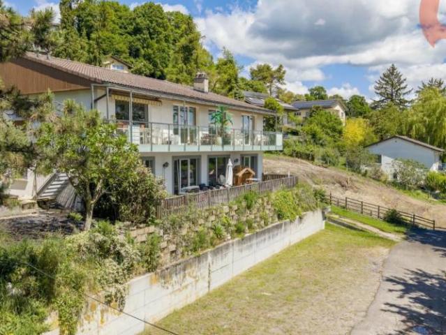 Haus kaufen in Grandson, Waadt