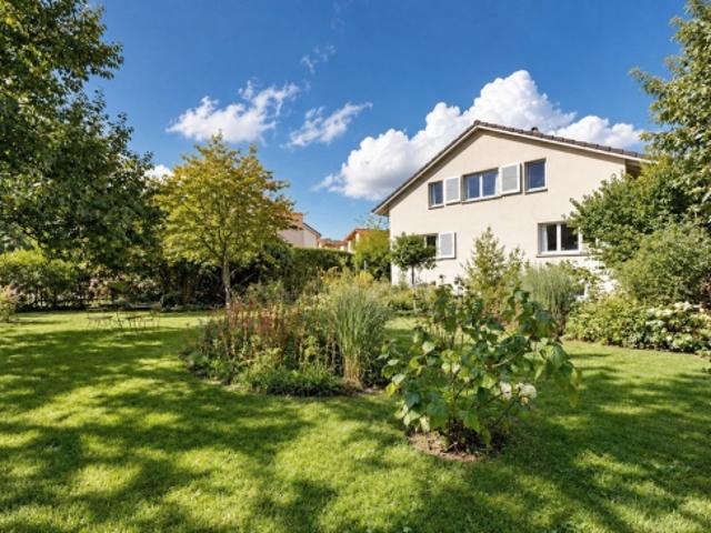 Einfamilienhaus kaufen in Laufen, Bezirk Laufen