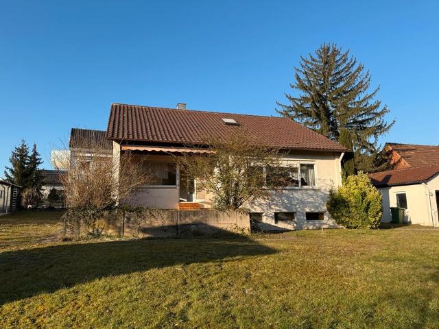 Haus kaufen in Sachsenheim, Sport- und Schulzentrum