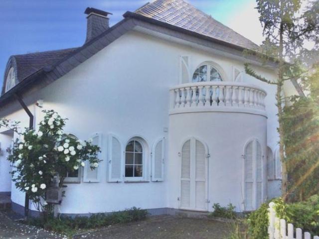 Villa kaufen in Langenfeld, Nordrhein-Westfalen