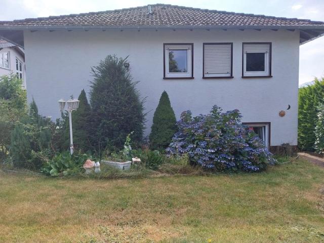 Haus kaufen in Ellingen, Straßenhaus