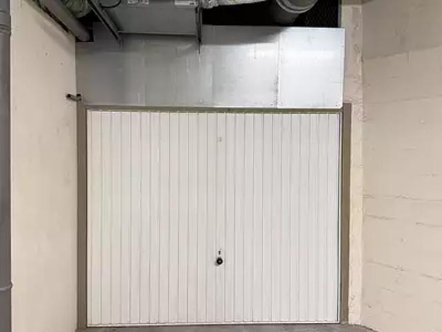 Garage vente à Arrondissement de Draguignan, Fréjus