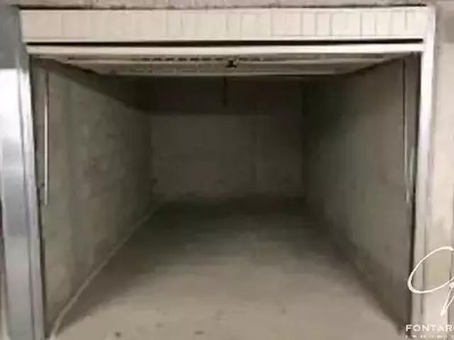 Garage vente à Arrondissement de Draguignan, Fréjus