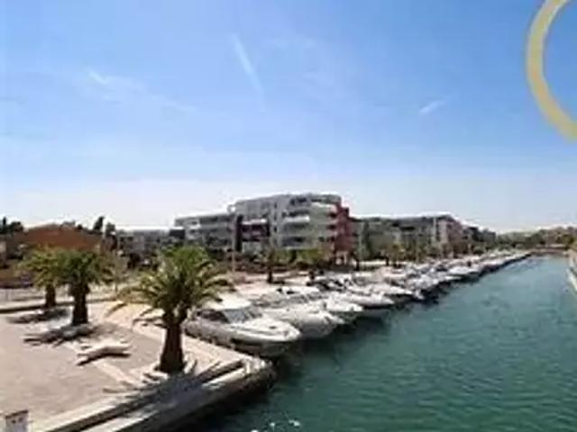 Garage vente à Arrondissement de Draguignan, Fréjus