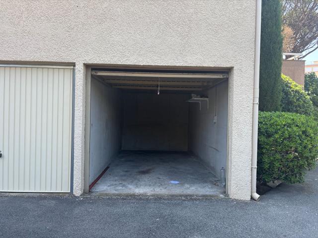 Garage vente à Arrondissement de Draguignan, Fréjus