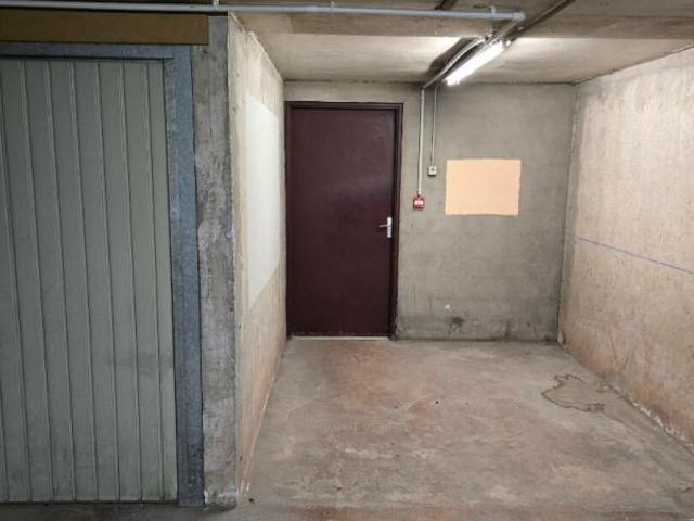 Garage vente à Arrondissement de Draguignan, Fréjus
