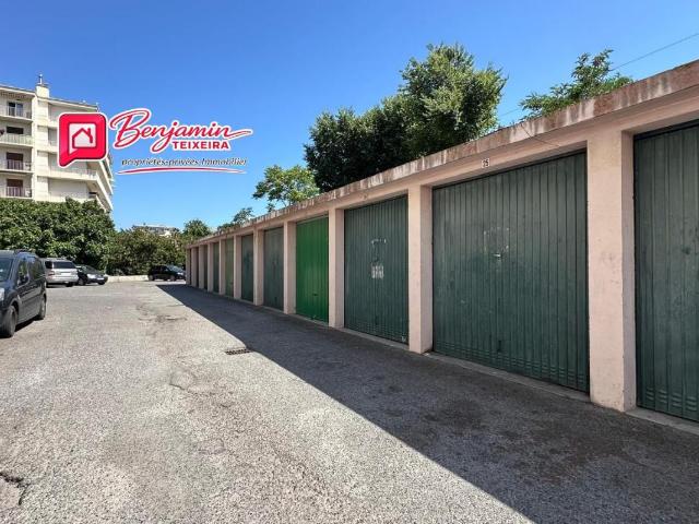 Garage vente à Arrondissement de Draguignan, Fréjus
