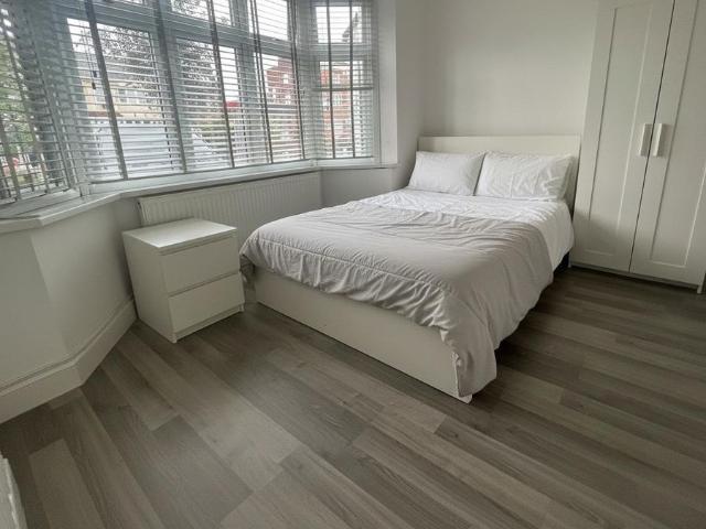 Room for rent in Barkingside, Greater London