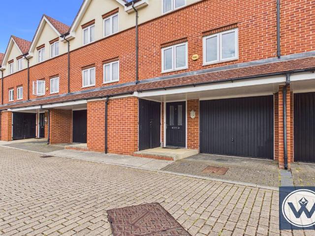 House for rent in Hayes, Greater London
