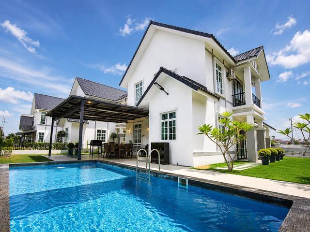 Bungalow for sale in Malaka