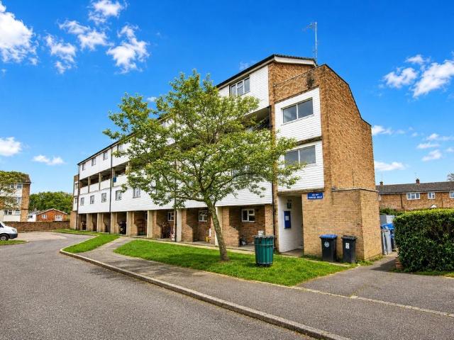 Apartment for rent in Horsell, Woking