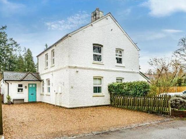 House for sale in Fole, Surrey