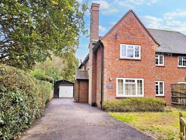 House for sale in Fole, Surrey