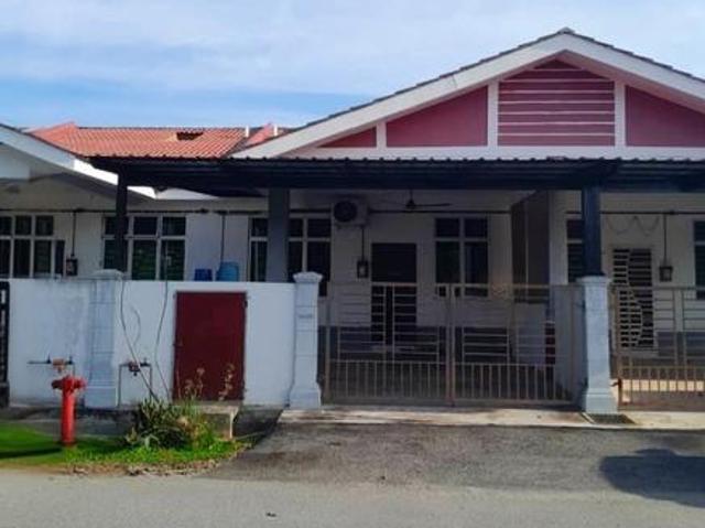 Terraced House for sale in Malaka