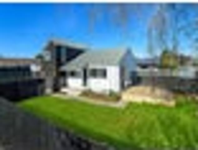 House for sale in Chaslands, Canterbury