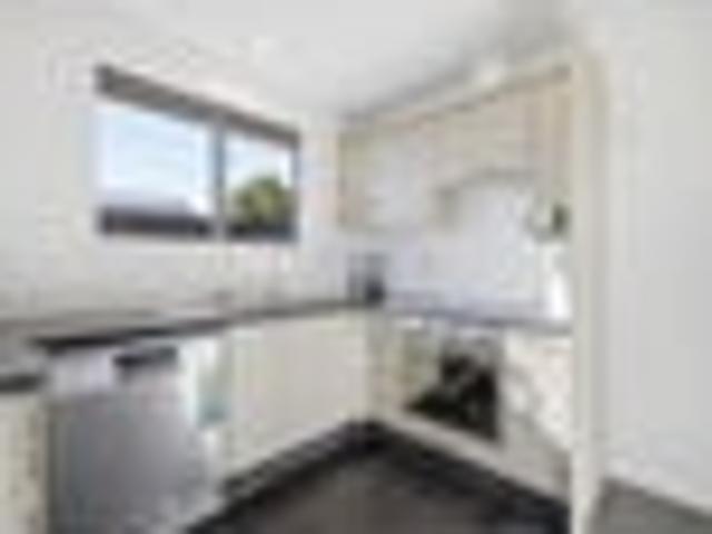 House for sale in Chaslands, Canterbury