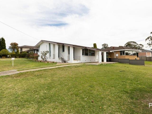 House for rent in Cambridge Park, Sydney