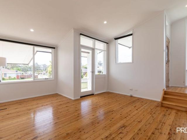House for rent in Cambridge Park, Sydney