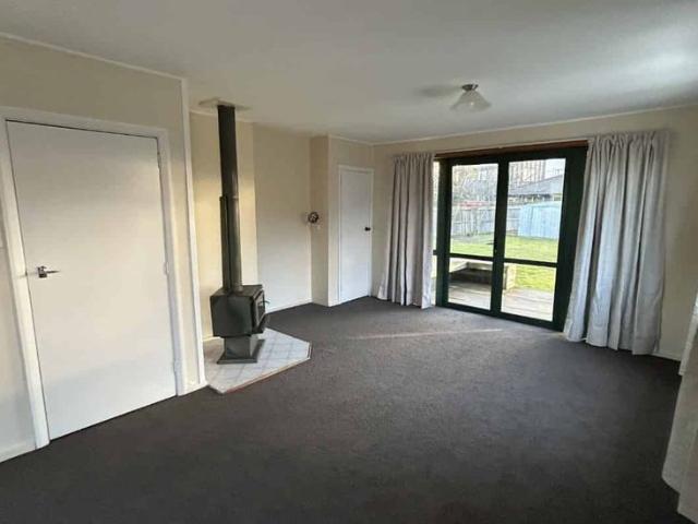 House for rent in Chaslands, Canterbury