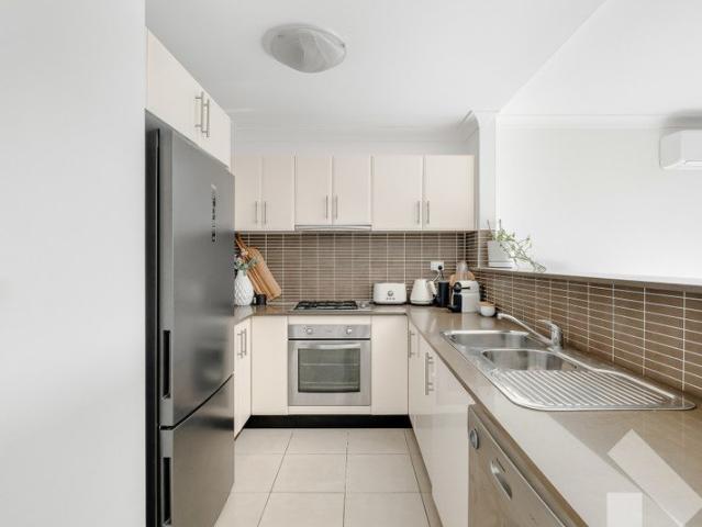 Apartment for rent in Figtree, Wollongong City Council