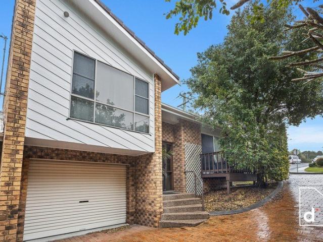 Townhouse for rent in Wollongong West, New South Wales