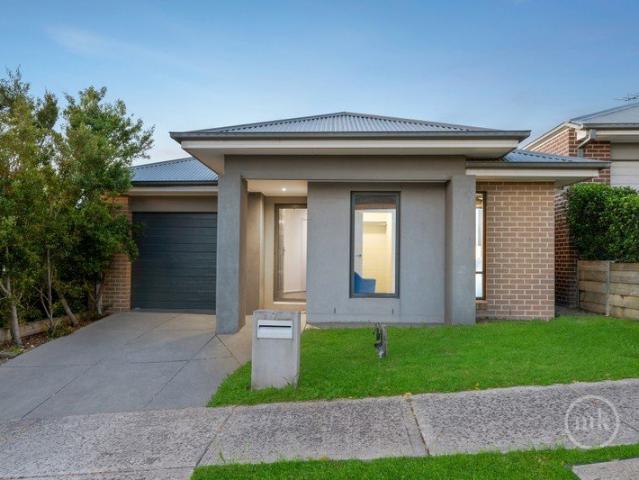 House for sale in Laurimar - The Eyrie Estate, Melbourne