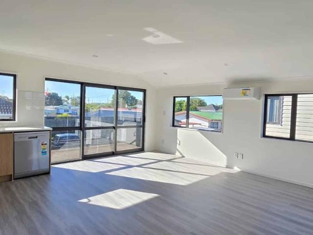 Townhouse for rent in Owhata, Oroua County