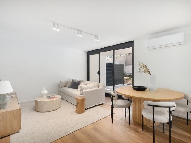Apartment for sale in Lower North Shore, Sydney