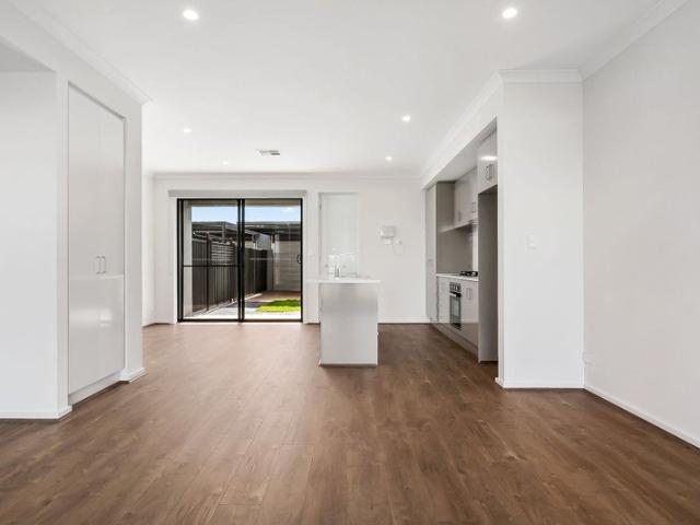 Townhouse for rent in Angle Vale, Adelaide