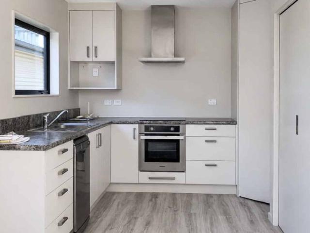 Townhouse for rent in Otakou