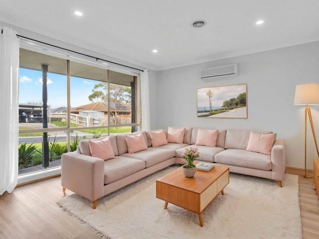 House for rent in Cranbourne West, Melbourne