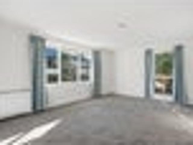 Apartment for sale in Heathcote, Canterbury