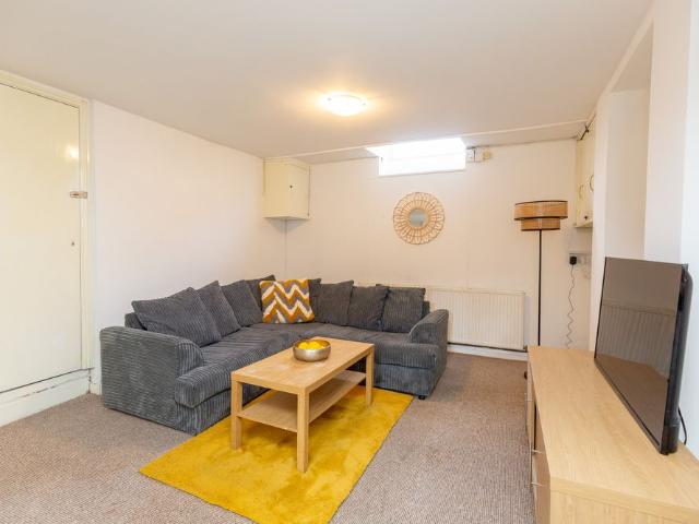 Room for rent in Phippsville, Northampton