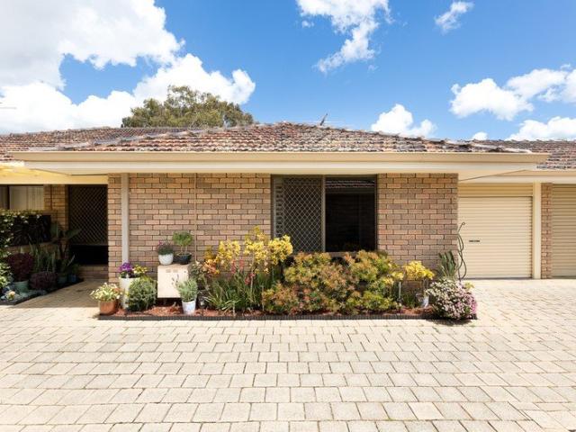Villa for sale in Bicton, City of Melville